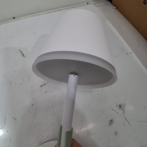PHILIPS HUE GO SMART LED COLOUR CHANGING PORTABLE TABLE LAMP FOR INDOOR/OUTDOOR USE - CONTROL WITH HUE APP OR VOICE ASSISTANT - WHITE image 5