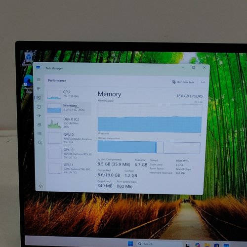 RAZER BLADE 14 (2025) GAMING LAPTOP - 14" OLED 3K | AMD RYZEN AI 9 365 | 16GB RAM | 1TB SSD | NVIDIA RTX 5060 | WINDOWS 11 HOME - BLACK - (MODEL: ‎RZ09-05305ES3) image 5