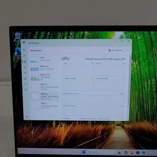 RAZER BLADE 14 (2025) GAMING LAPTOP - 14" OLED 3K | AMD RYZEN AI 9 365 | 16GB RAM | 1TB SSD | NVIDIA RTX 5060 | WINDOWS 11 HOME - BLACK - (MODEL: ‎RZ09-05305ES3) image 7