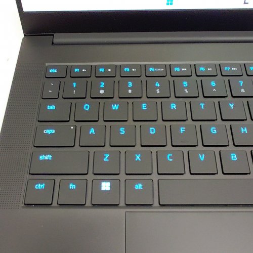 RAZER BLADE 14 (2025) GAMING LAPTOP - 14" OLED 3K | AMD RYZEN AI 9 365 | 16GB RAM | 1TB SSD | NVIDIA RTX 5060 | WINDOWS 11 HOME - BLACK - (MODEL: ‎RZ09-05305ES3) image 8