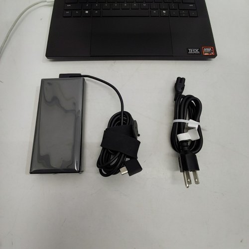 RAZER BLADE 14 (2025) GAMING LAPTOP - 14" OLED 3K | AMD RYZEN AI 9 365 | 16GB RAM | 1TB SSD | NVIDIA RTX 5060 | WINDOWS 11 HOME - BLACK - (MODEL: ‎RZ09-05305ES3) image 11
