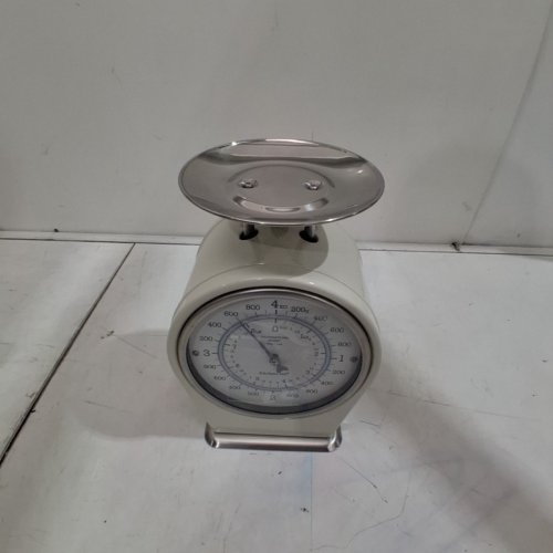KITCHEN CRAFT LIVING NOSTALGIA MECHANICAL KITCHEN SCALE - 4 KG - CREAM/SILVER (MODEL: LNSCALECRE) image 3