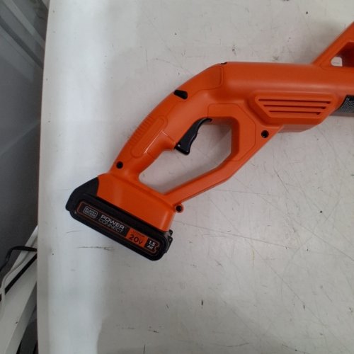 BLACK+DECKER CORDLESS STRING TRIMMER/EDGER WITH BATTERY - 10" - 20V - BLACK/ORANGE (MODEL: LST201) image 2