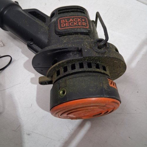 BLACK+DECKER CORDLESS STRING TRIMMER/EDGER WITH BATTERY - 10" - 20V - BLACK/ORANGE (MODEL: LST201) image 4