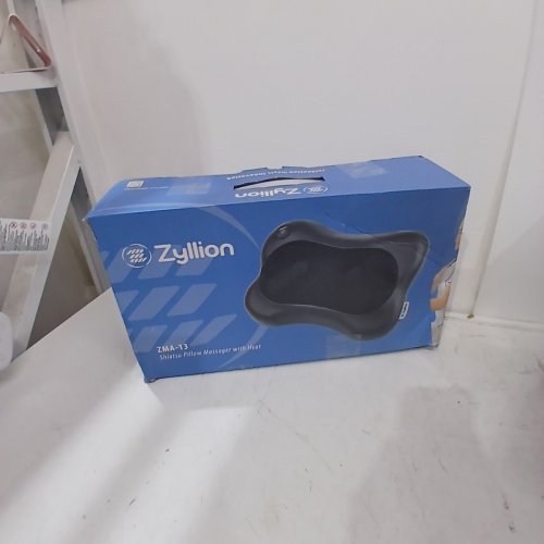 ZYLLION SHIATSU PILLOW NECK & SHOULDER MASSAGER WITH HEAT FUNCTION - BLACK (MODEL: ZMA-13-BK) image 3