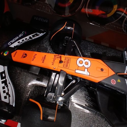 MAISTO TECH FORMULA 1 ONE LANDO NORRIS MACLAREN RC CAR - 1:10 SCALE - BLACK/ORANGE (MODEL: 1739888) image 4