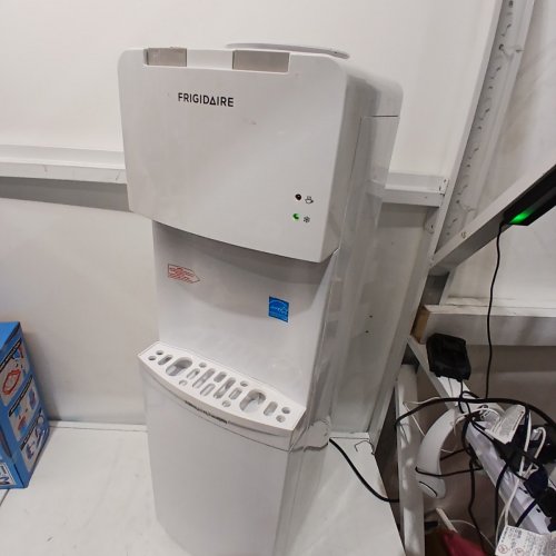 FRIGIDAIRE TOP-LOAD HOT & COLD WATER COOLER/DISPENSER - FITS 3-5 GALLON BOTTLES - WHITE (MODEL: EFWC498) image 3