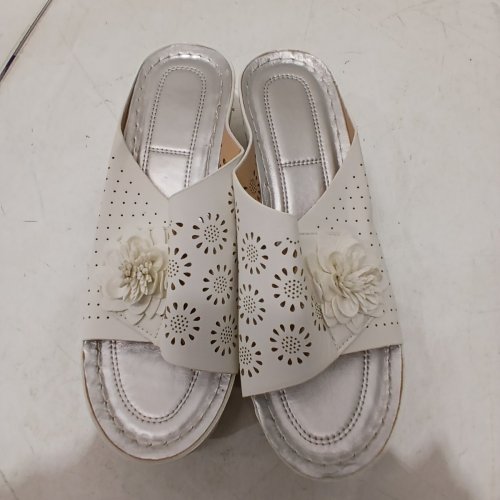 PERFORATED FLORAL SLIDE SANDALS - SIZE 8/9 - WHITE image 4