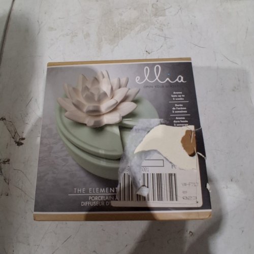 ELLIA PORCELAIN AROMA DIFFUSER - WITH 2 15 ML BOTTLES - GREEN AND CREAM (MODEL:ARM-P200GR-EO10) image 2