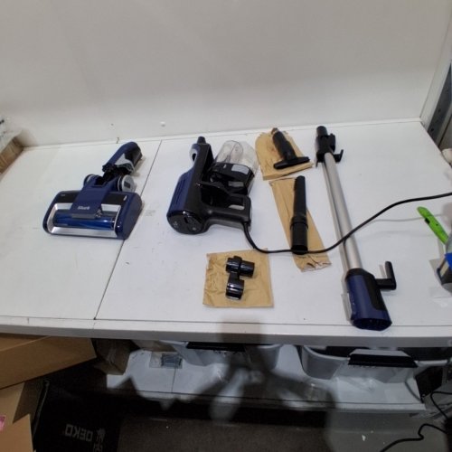 SHARK ULTRALIGHT PET PRO STICK/HANDHELD VACUUM CLEANER - 120V - BLUE (MODEL: HZ600C) image 3