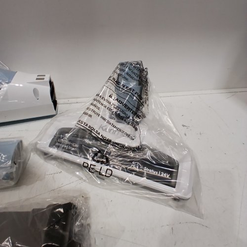 KENMORE STRATUS 2-IN-1 CORDLESS VACUUM - 16V - BLUE/WHITE - (MODEL: DS1020) image 4