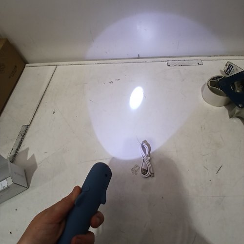KIDS SILICONE SHARK FLASHLIGHT, 12HR BATTERY - BLUE image 2