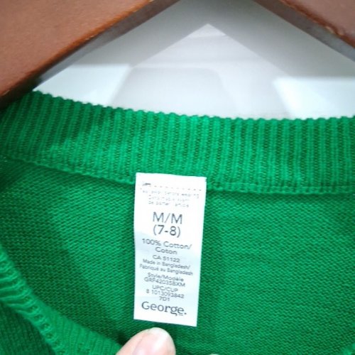 BOY'S GEORGE CHRISTMAS SWEATER - MEDIUM (7-8) - GREEN image 3