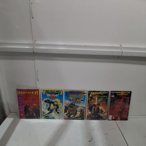 10 ASSTD DARKHORSE COMIC BOOKS - INSIDER #14, REBEL#1, TERMINATOR BURNING EARTH #5, INDIANA JONES FATE OF ATLANTIS #4, YOUNG INDIANA JONES #5, X#1,DHP#55,TERMINATOR SECONDARY OBJECTIVES #4, ALIENS HIVE#3,ALIENS COLONIAL MARINES #2 - VARIOUS AUTHORS image 4