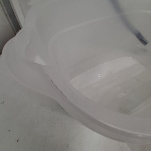 CASABELLA 4 GALLON RECTANGULAR BUCKET WITH EASY EMPTY DRIP-STOP SPOUT - CLEAR image 3