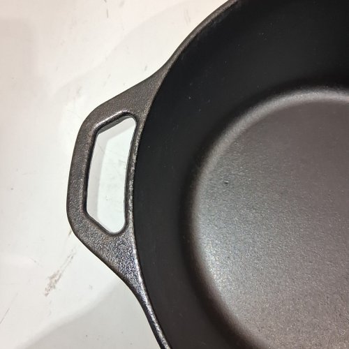 LODGE DUAL HANDLE PRE-SEASONED DUTCH OVEN CAST IRON POT WITH LID, 5QT - BLACK (MODEL: L8DOLK) image 6