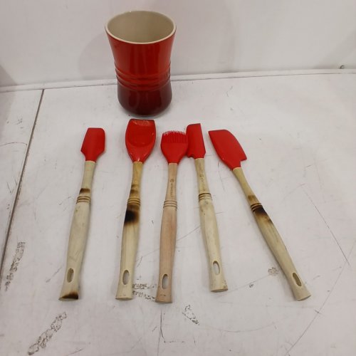 6PC LE CREUSET UTENSIL SET - 1 L STAND - SPATULAS AND BRUSH - RED image 3