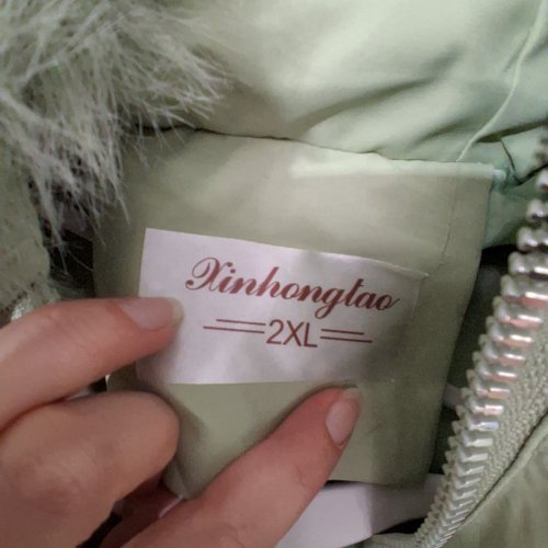 KINHONTAO LONG SLIM PUFFER COAT/PARKA WITH FAUX FUR LINED HOOD - 2XL LIGHT GREEN image 3