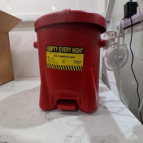EAGLE OILY WASTE CAN WITH FOOT LEVER - 6 GAL - RED image 2