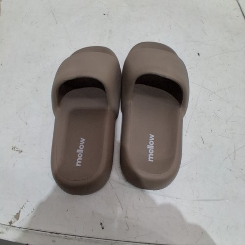 UNISEX MELLOW FLUFFY AND SOFT SANDALS - SIZE 39-40 - BROWN image 2