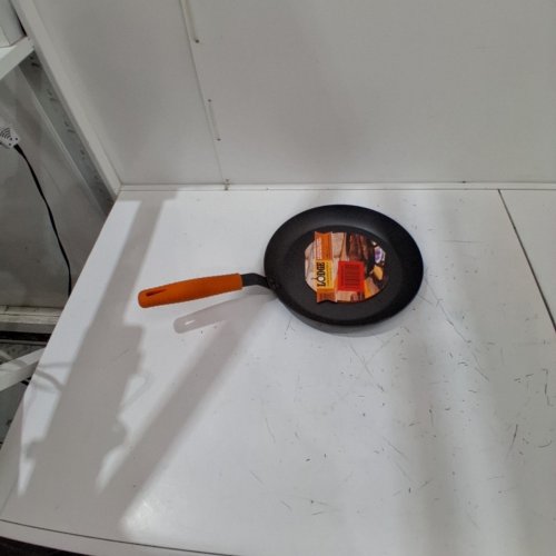 LODGE MANUFACTURING COMPANY CARBON STEEL SKILLET - 12" - BLACK/ORANGE (MODEL: CRS12HH61 ) image 2
