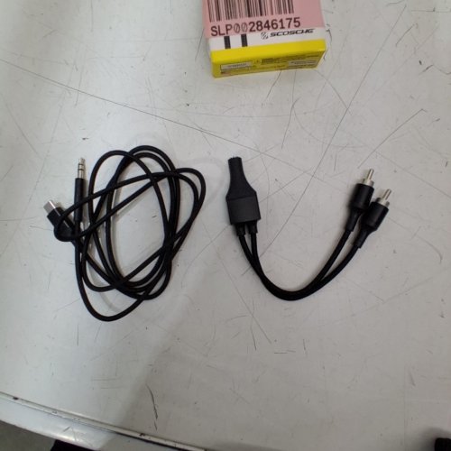 SCOSCHE LIGHTNING AUDIO ADAPTER KIT FOR IHPONE - 4FT - BLACK image 2