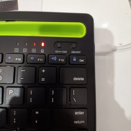 DUAL CHANNEL MULTI-PLATFORM BLUETOOTH KEYBOARD - BLACK / GREEN image 2