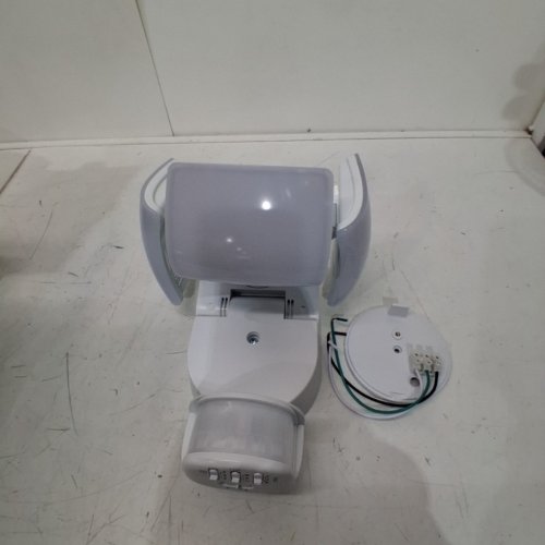 KODA MOTION-ACTIVATED LED SECURITY FLOOD LIGHT - 4800LM - WHITE (MODEL: 1938035/LM030878) image 2