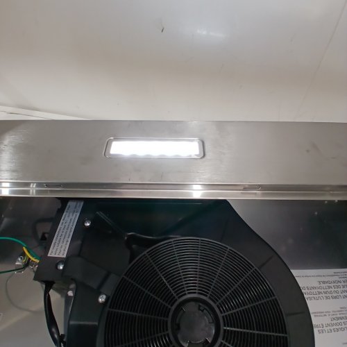 MIDEA UNDER CABINET CONVERTIBLE SLIM RANGE HOOD WITH 3-SPEED EXHAUST - 30" / 120V - STAINLESS STEEL (MODEL: MVU30W4AST) image 2