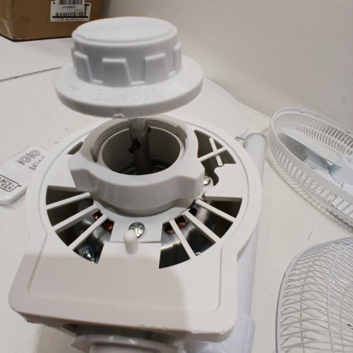 BLACK+DECKER STAND FAN - 16" - WHITE (MODEL: BFSR16W) image 4