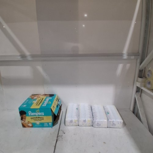 136PK PAMPERS SWADDLERS DIAPERS - NEWBORN SIZE image 3