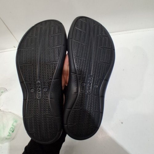 WOMENS CROCS GETAWAY STRAPPY SANDALS - SIZE 8 - BLACK image 3