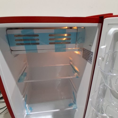 FRIGIDAIRE COMPACT REFRIGERATOR - 3.2 CU. FT, 19.01" X 18.7" X 33.27", 115 V - RED (MODEL: EFR376-B-RED-6COM) image 3