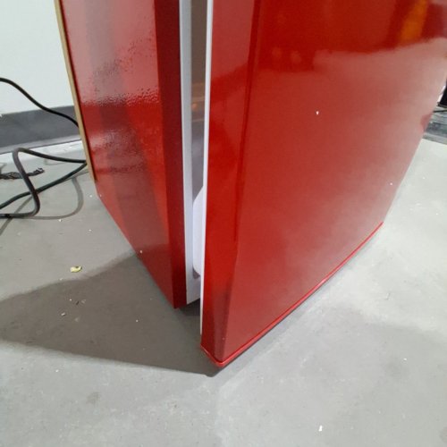 FRIGIDAIRE COMPACT REFRIGERATOR - 3.2 CU. FT, 19.01" X 18.7" X 33.27", 115 V - RED (MODEL: EFR376-B-RED-6COM) image 5