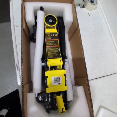 VEVOR HEAVY DUTY LOW PROFILE 2.5-TON HYDRAULIC FLOOR JACK, SINGLE PISTON QUICK LIFT PUMP, 4.9" - 13.2" HEIGHT LIFTING RANGE - YELLOW - (MODEL: WD-A-02250-A00-0) image 2