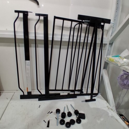 REGALO EASY STEP EXTRA WIDE SAFETY GATE - 29-49"X 30" - BLACK (MODEL:1164 EB DS) image 2