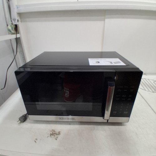 BLACK+DECKER 5-IN-1 MICROWAVE OVEN WITH AIR FRY- BLACK (MODEL: ES9P032NA-CA) image 4