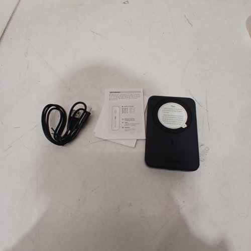 UGREEN MAGNETIC ATTACHMENT WIRELESS POWER BANK - 10000 MAH, 7.5W/20W - BLACK (MODEL:PB561) image 3