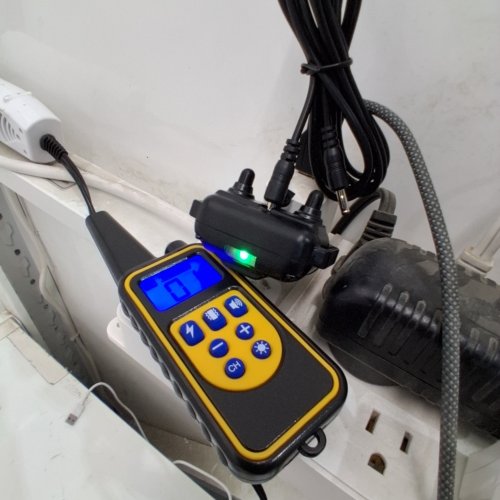 RECHARGEABLE WATERPROOF DOG TRAINING COLLAR SYSTEM - BLACK AND YELLOW image 2