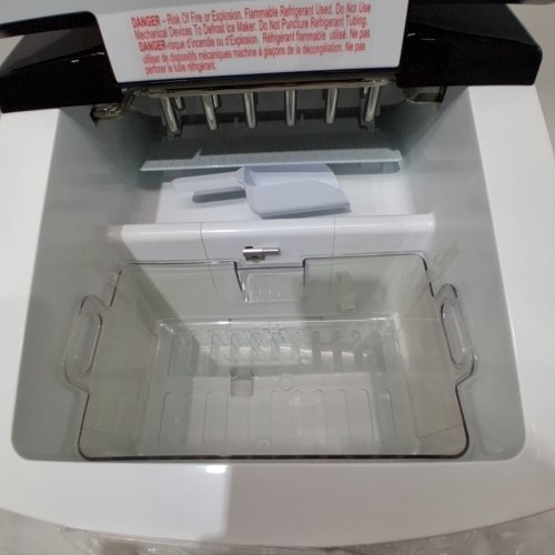 FRIGIDAIRE EXTRA LARGE ICE MAKER - 48 LBS PER DAY - BLUE (MODEL: EFIC115) image 5