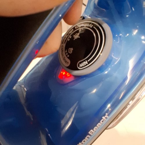 HAMILTON BEACH RETRACTABLE CORD IRON - 120V- 1500W - BLUE AND BLACK (MODEL: 14290-CA) image 2