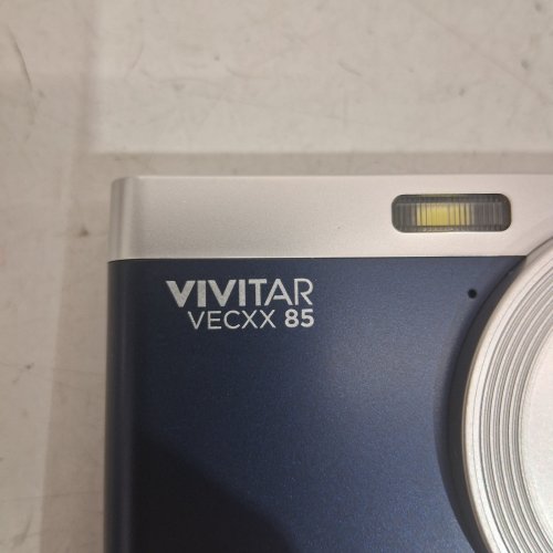 VIVITAR COMPACT POINT-AND-SHOOT DIGITAL CAMERA WITH BUILT-IN FLASH - BLACK AND SILVER (MODEL:VECXX 85) image 3