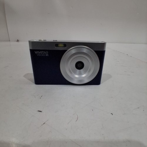 VIVITAR COMPACT POINT-AND-SHOOT DIGITAL CAMERA WITH BUILT-IN FLASH - BLACK AND SILVER (MODEL:VECXX 85) image 4