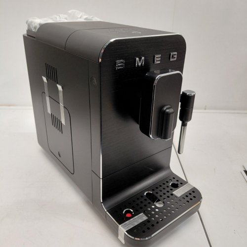 SMEG AUTOMATIC ESPRESSO COFFEE MACHINE - 10" X 19" - BLACK - (MODEL: BCC12FBMUS) image 3