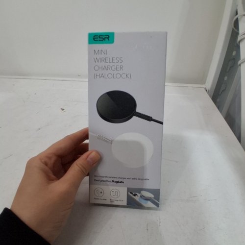 ESR HALOLOCK MINI QI2 WIRELESS PHONE CHARGER - WHITE image 3