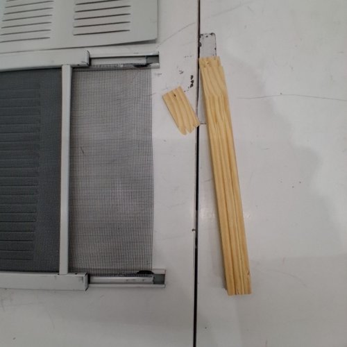 2PK FROST KING ADJUSTABLE WINDOW SCREENS - 21" - 37" X 10" (MODEL: AWS1207) image 6