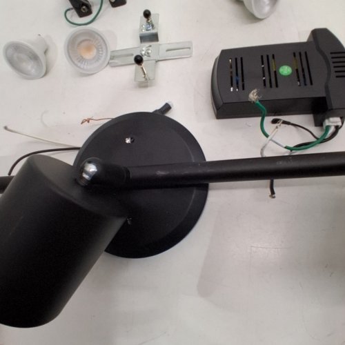 AMAZON BASICS 3-LIGHT TRACK LIGHTING KIT - 120 V - BLACK (MODEL: AB TRK3GU1050WE827) image 3
