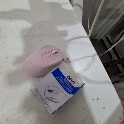 ONN. WIRELESS SILENT 5-BUTTON MOUSE - PINK image 4