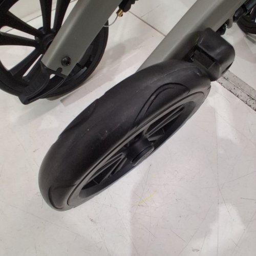 DRIVE MEDICAL AEROWALK ULTRA-LITE ROLLATOR FOLDABLE ROLLATOR WALKER - 350 LBS MAX - GREY (MODEL: 10277GY) image 3
