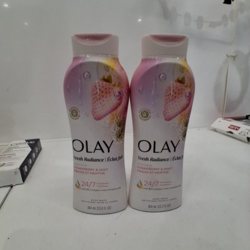 2 OLAY STRAWBERRY & MINT BODY WASH - 364 ML EACH image 3